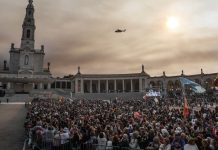 O Papa que não tem nojo dos pobres regressou a Fátima